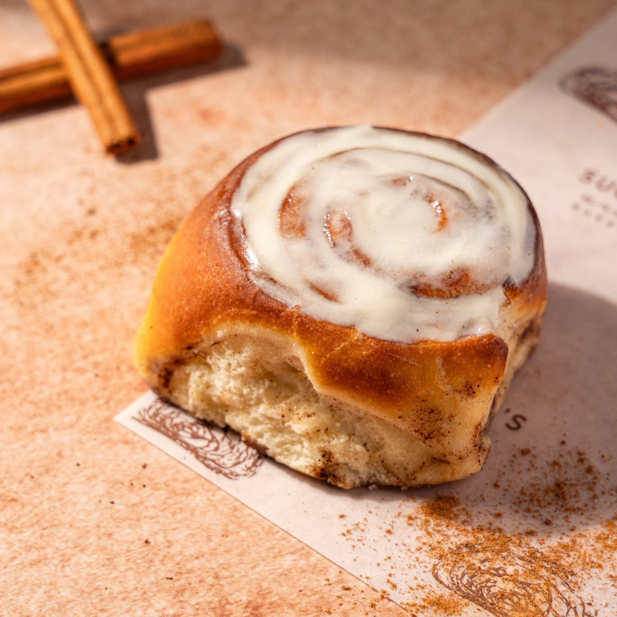 Cinnamon Roll With Cream Cheese Frosting (150G)